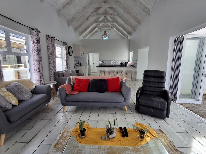 To Let 3 Bedroom Property for Rent in Lampiesbaai Western Cape